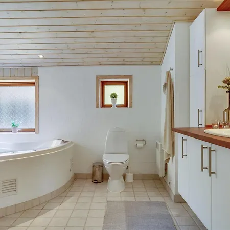Mourits - 1-2km From The Sea By Interhome Feriehus